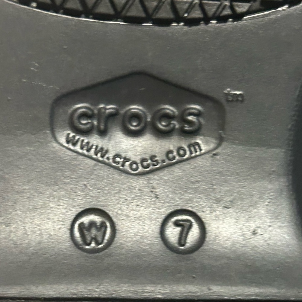 CROCS Classic Black Slip-On Clogs - Picture 5 of 5